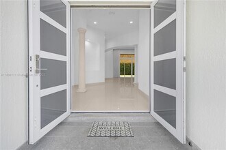 8464 SW 138th St, Unit CC-CC37 in Palmetto Bay, FL - Foto de edificio - Building Photo