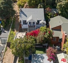 2565 Glen Green St in Los Angeles, CA - Building Photo - Building Photo