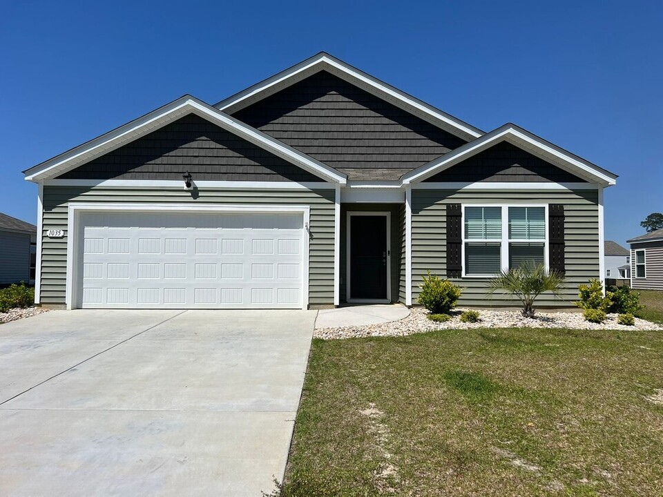 1035 Corn Husk Lp in Bucksport, SC - Building Photo