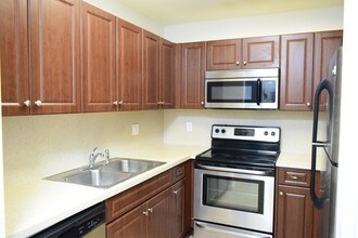 2905 Hidden Hills Rd-Unit -2210 in West Palm Beach, FL - Building Photo - Building Photo