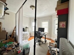 43 Iffley Rd, Unit 1 in Boston, MA - Building Photo - Building Photo
