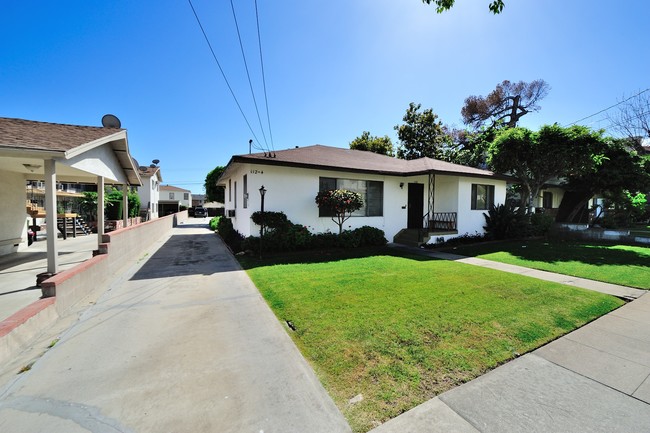 112 Park St in Alhambra, CA - Building Photo - Building Photo