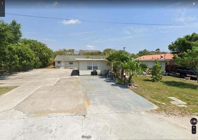 1202 Summer St in Lake Worth Beach, FL - Building Photo - Building Photo