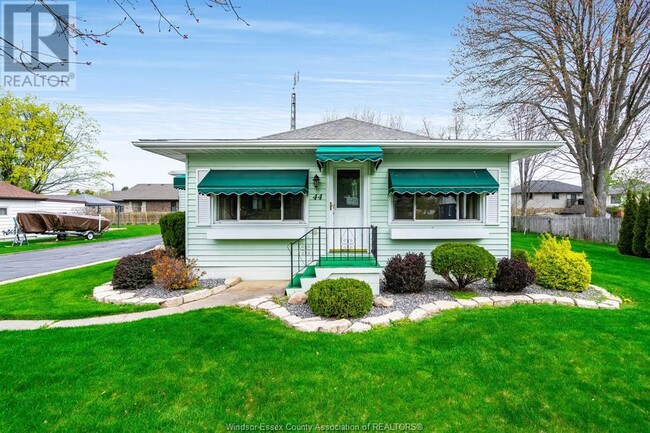 44 McCallum St