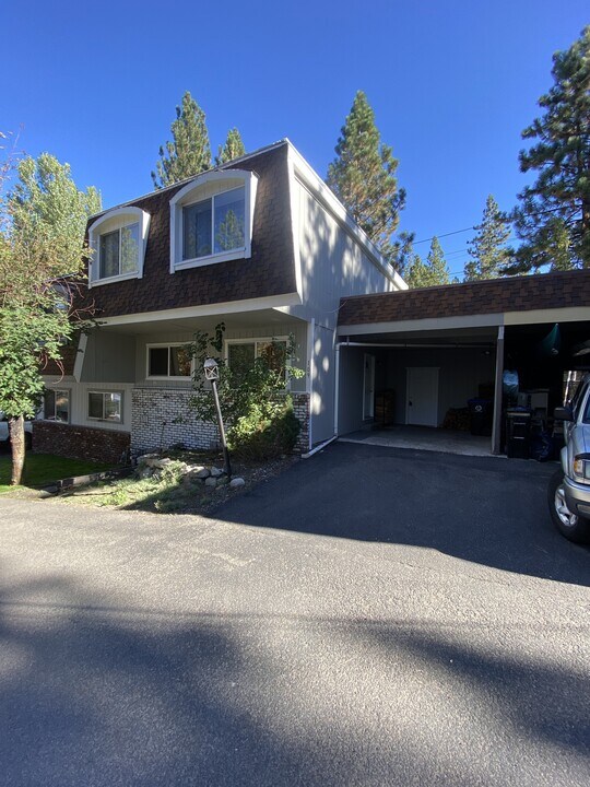 109 Gold Hill Rd in Zephyr Cove, NV - Building Photo