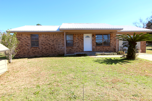 2254 Handy Rd in Cantonment, FL - Building Photo
