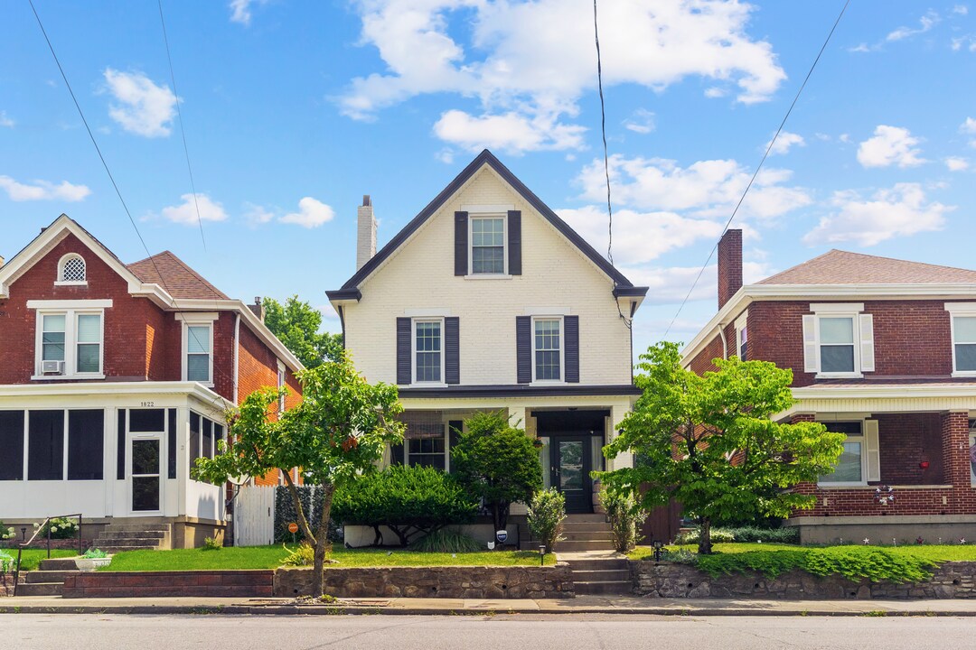 1824 Holman Ave in Covington, KY - Building Photo