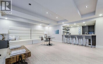 60-660 Annie Craig Dr in Toronto, ON - Building Photo - Building Photo