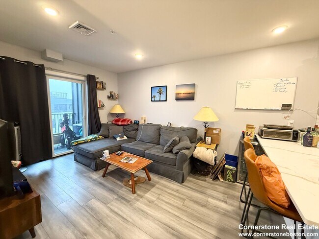 40 B St in Boston, MA - Building Photo - Building Photo