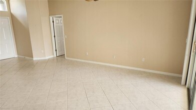 7319 38th Ct E in Sarasota, FL - Building Photo - Building Photo