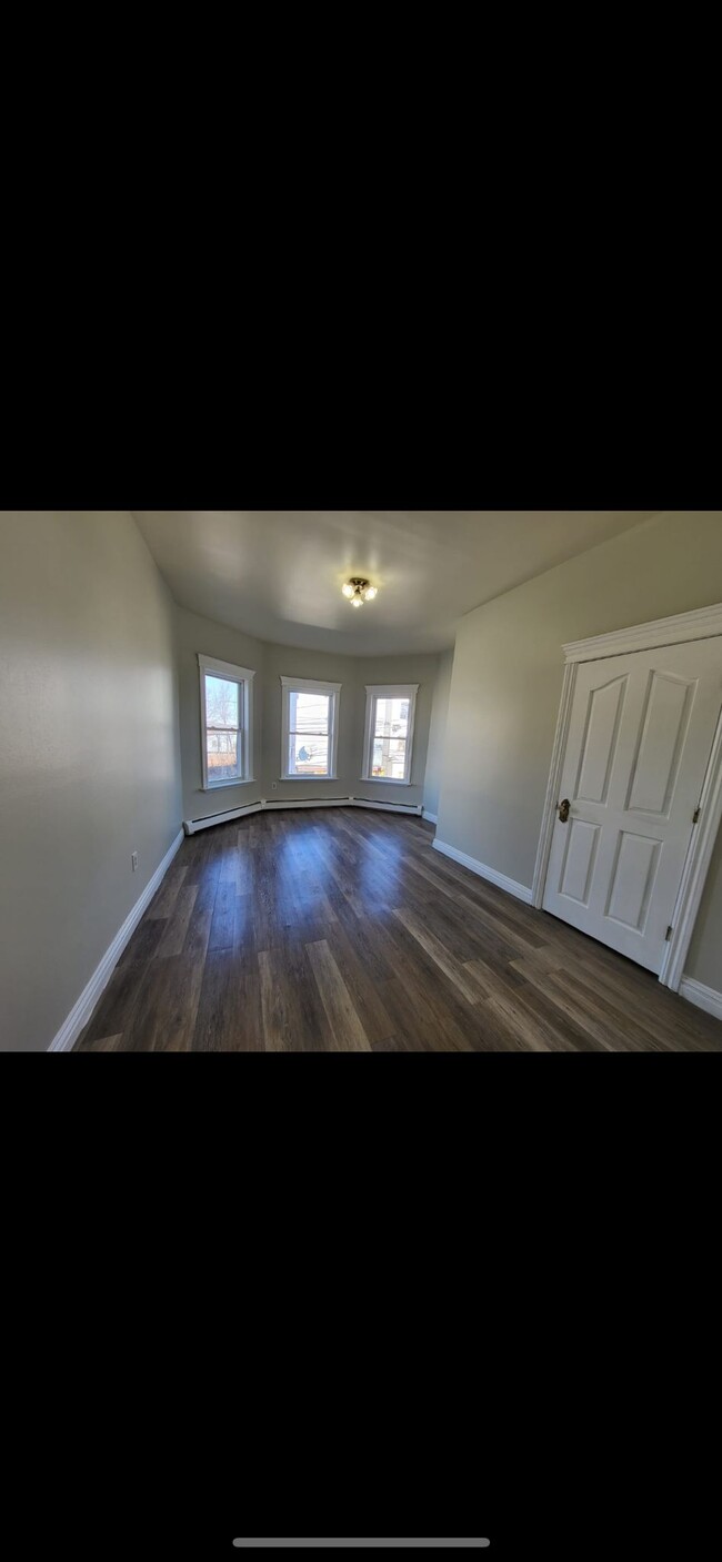 12 12th Ave, Unit Apt 3 in Paterson, NJ - Building Photo - Building Photo