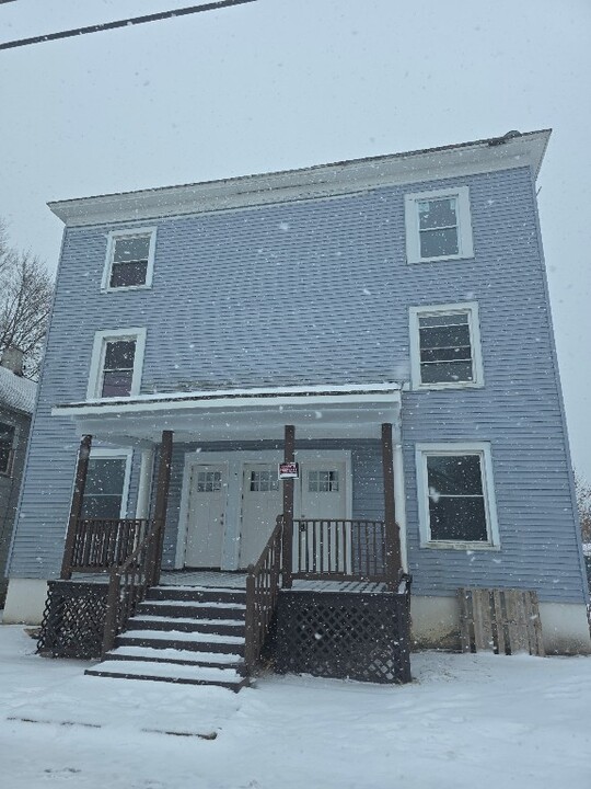 61 Thorp St-Unit -4 in Binghamton, NY - Building Photo