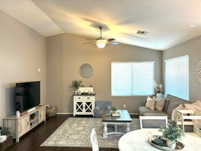 9842 W Salter Dr in Peoria, AZ - Foto de edificio - Building Photo