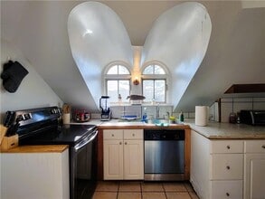 92 Pelham St in Newport, RI - Building Photo - Building Photo