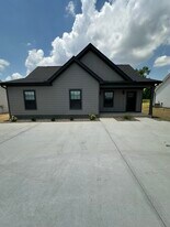 343 Woods Rd in Portland, TN - Building Photo