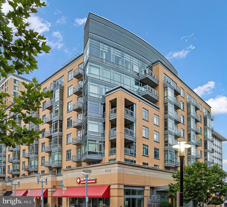 6506 America Blvd in Hyattsville, MD - Building Photo