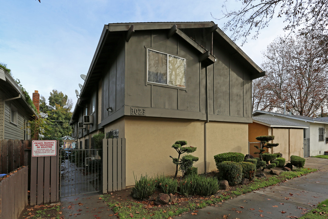 1023 W St in Sacramento, CA - Foto de edificio