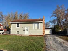 201 E Rose St in Glenwood, IL - Building Photo - Building Photo