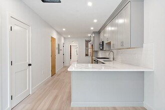 10 Fleet St, Unit 2 in Boston, MA - Building Photo - Building Photo