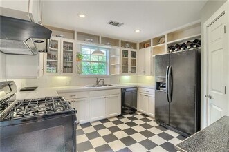 1504 Hillmont St in Austin, TX - Building Photo - Building Photo