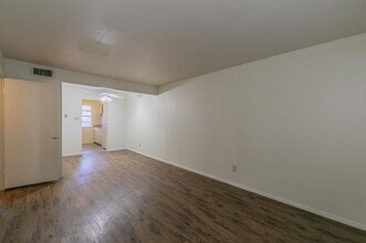 4808 Bryce Ave-Unit -14 in Fort Worth, TX - Building Photo - Building Photo