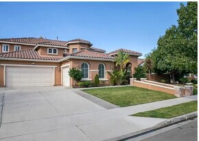 15374 Falcon Crest Ct in San Diego, CA - Building Photo