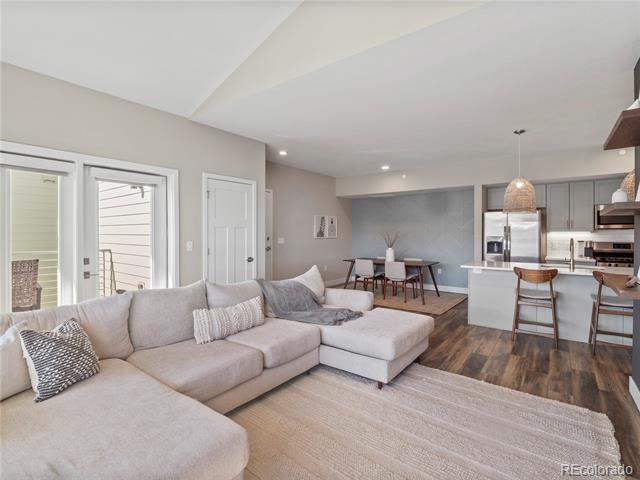 property at 210 S Cherrywood Dr
