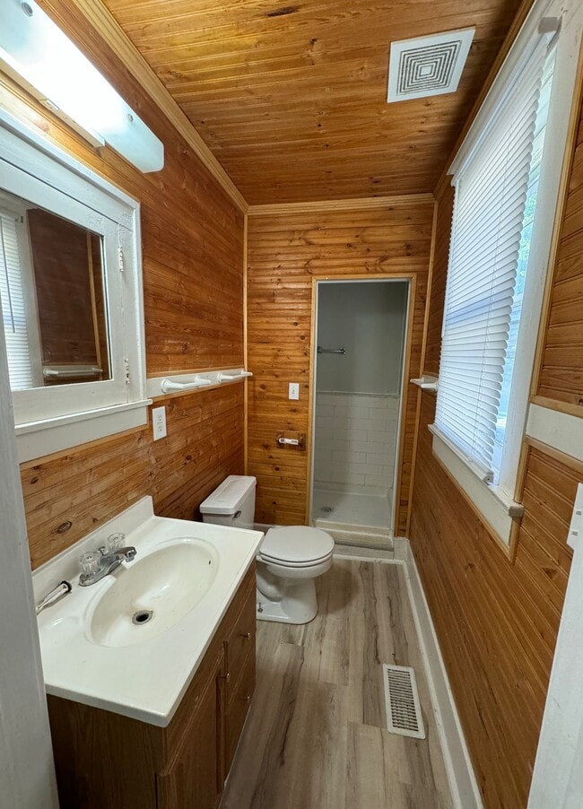 property at 511 E Jefferson Ave