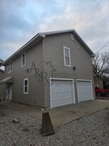 301 E 7th St in Pittsburg, KS - Building Photo