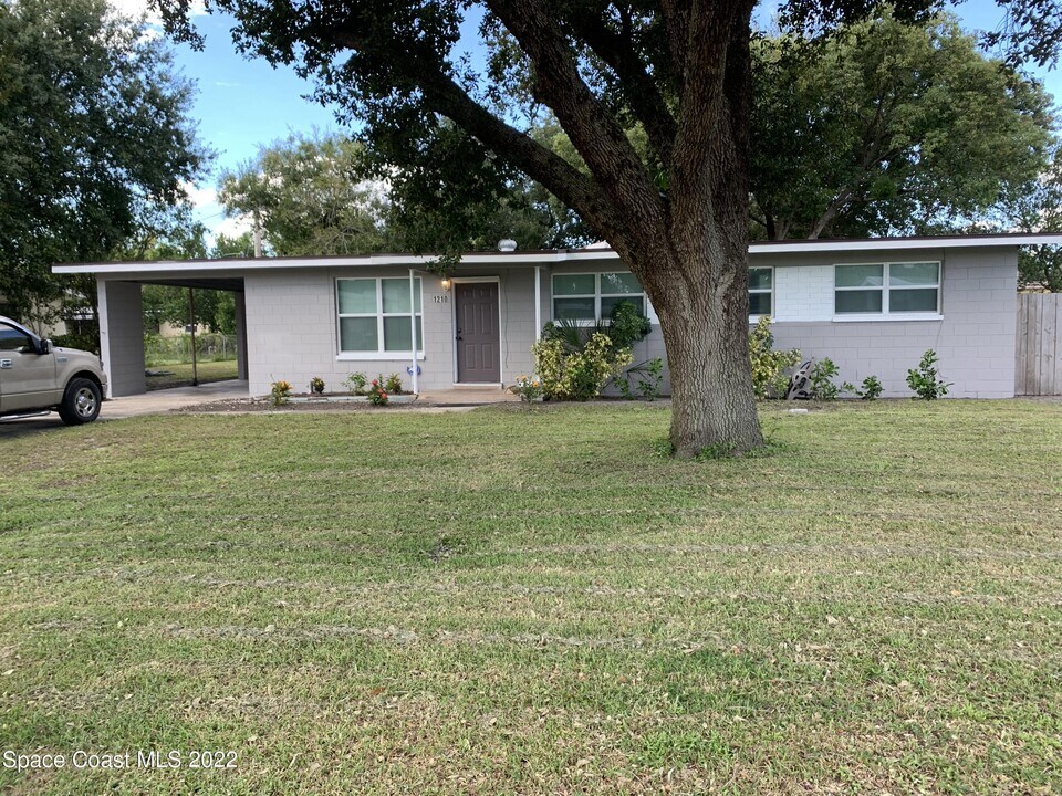 1210 Princeton Rd in Cocoa, FL - Building Photo