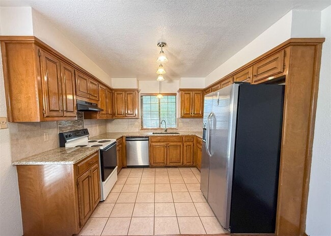 7019 N Spinnaker Ln in Oklahoma City, OK - Building Photo - Building Photo