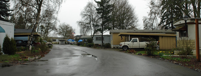 Shorewood Mobile Home Park in Albany, OR - Building Photo - Building Photo