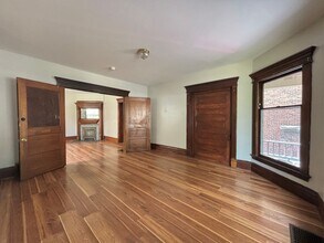 743 Academy St in Kalamazoo, MI - Building Photo - Building Photo
