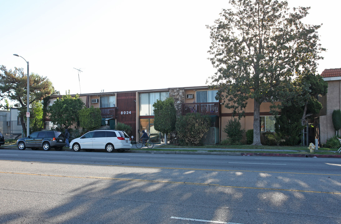 Woodman Crest in Panorama City, CA - Building Photo