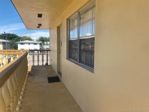 5112 Hollywood Blvd-Unit -21 in Hollywood, FL - Building Photo - Building Photo