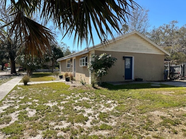 705 1st St SE in Largo, FL - Building Photo - Building Photo