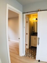 31501 Burnside Pl in Laguna Beach, CA - Foto de edificio - Building Photo