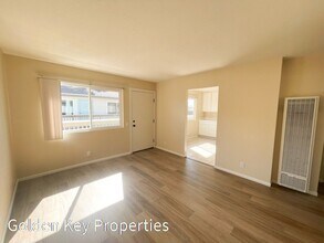 1802 S Tremont St in Oceanside, CA - Building Photo - Building Photo