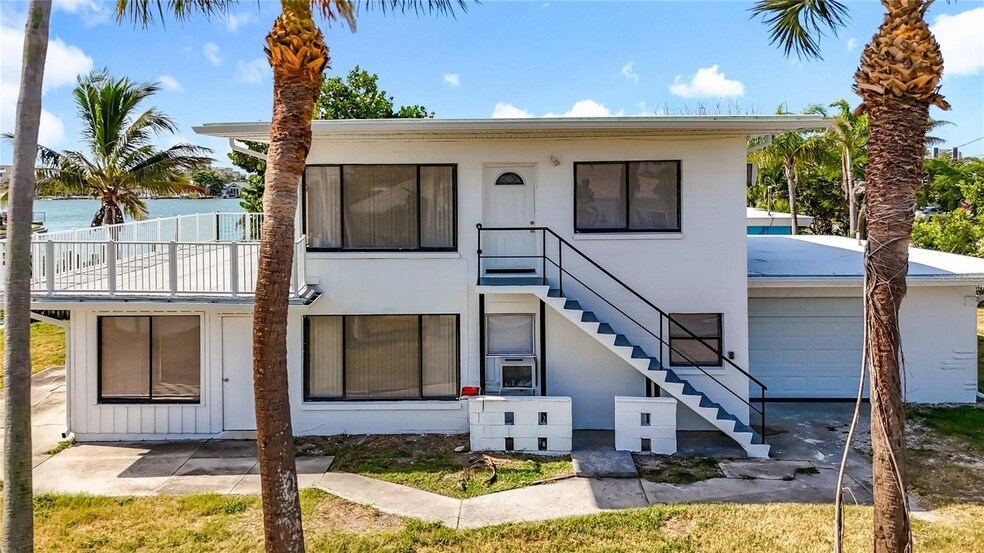 497 Normandy Rd in Madeira Beach, FL - Building Photo
