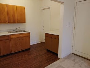 Calhoun Beach Apartments in Minneapolis, MN - Building Photo - Interior Photo
