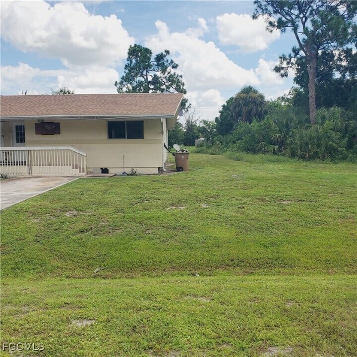 732 Gerald Ave in Lehigh Acres, FL - Building Photo