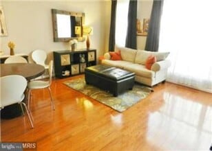 42519 Highgate Ter, Unit Highgate in Brambleton, VA - Building Photo - Building Photo