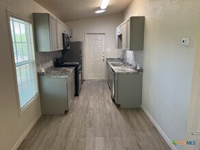 912 Southside Dr in Killeen, TX - Foto de edificio - Building Photo