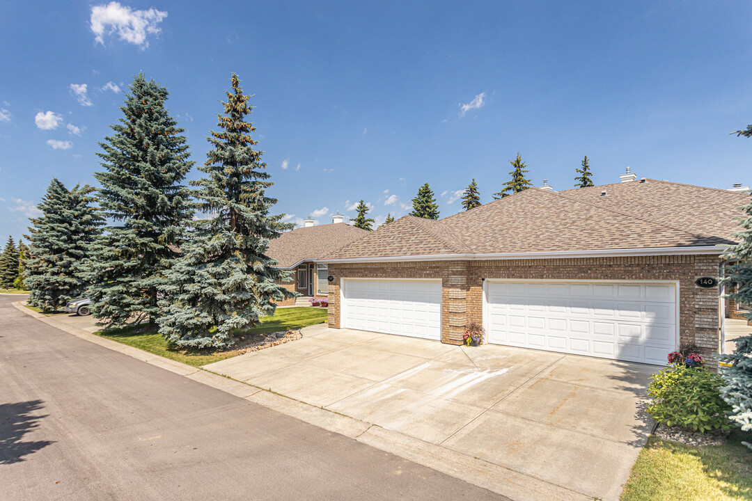 116 Rabbit Hill Crt NW in Edmonton, AB - Building Photo