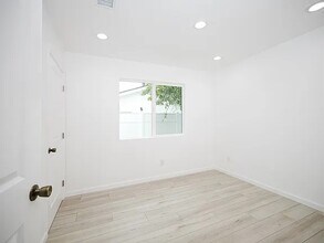 21028 Ingomar St in Los Angeles, CA - Building Photo - Building Photo