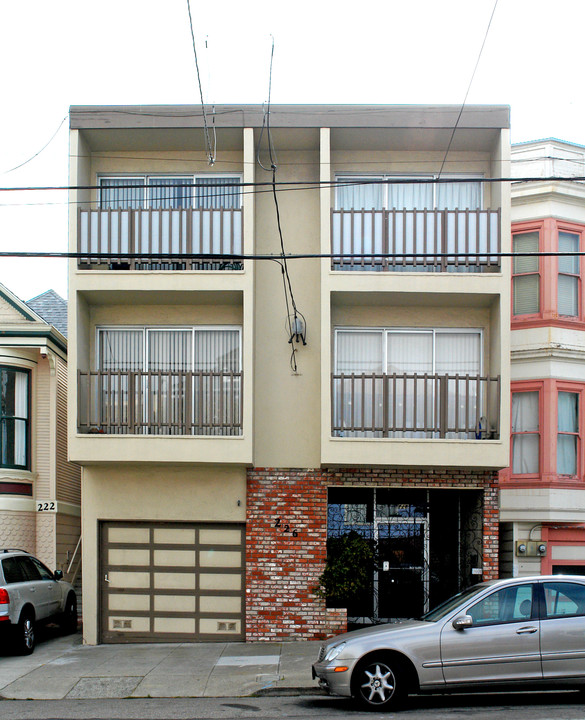 226 10th Ave in San Francisco, CA - Building Photo