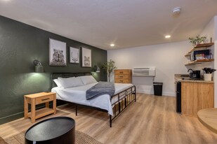 1078 E White Mountain Blvd in Pinetop, AZ - Building Photo