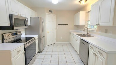 325 E Plymouth Ave in DeLand, FL - Foto de edificio - Building Photo