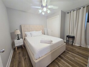 11511 S Main St in Houston, TX - Building Photo - Building Photo