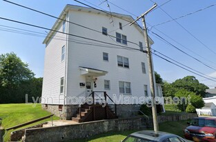 238 Newland Ave in Woonsocket, RI - Building Photo